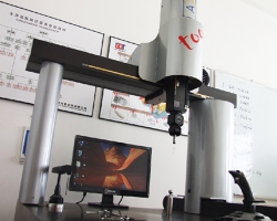 Three-coordinate measuring machine